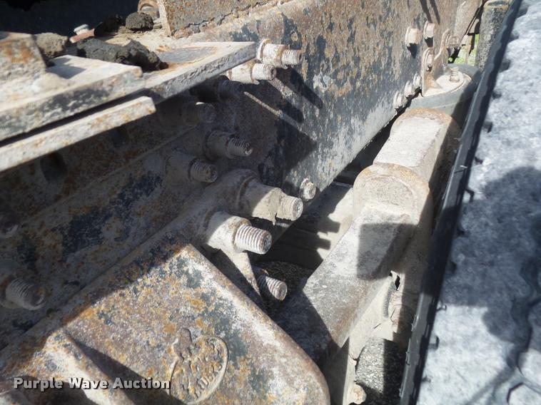 image for item K7654 2005 Mack CHN613 semi truck