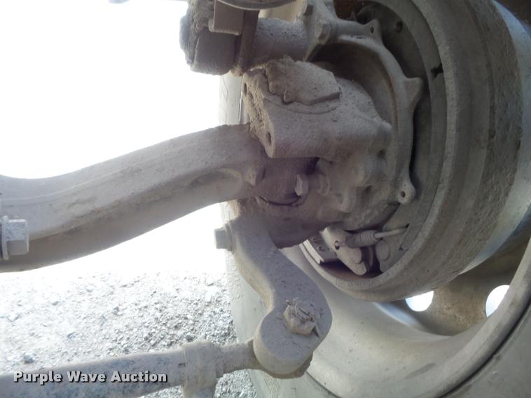 image for item K7654 2005 Mack CHN613 semi truck