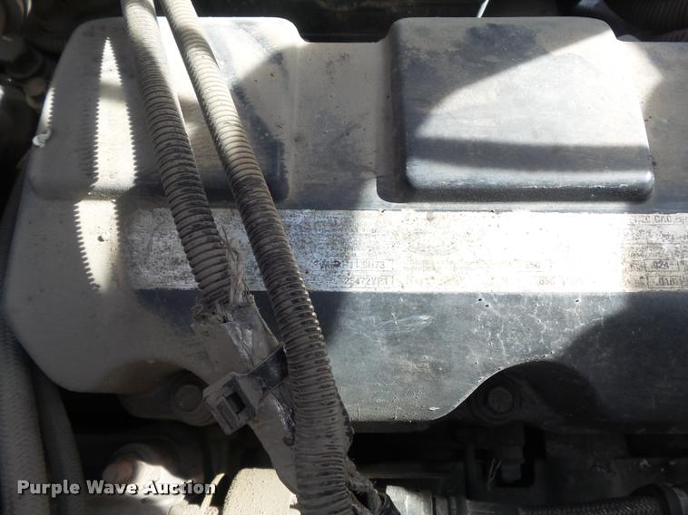 image for item K7654 2005 Mack CHN613 semi truck