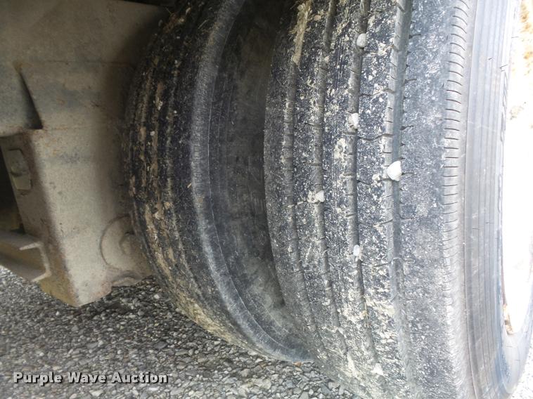 image for item K7675 1993 Kentucky dry van trailer