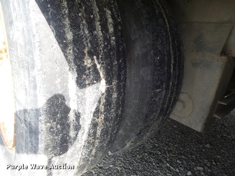 image for item K7675 1993 Kentucky dry van trailer