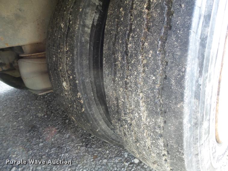 image for item K7675 1993 Kentucky dry van trailer