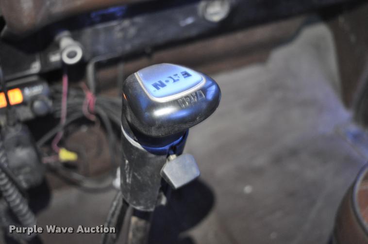 image for item L5229 1986 International F9370 semi truck