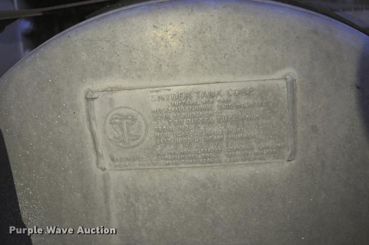 image for item L5229 1986 International F9370 semi truck