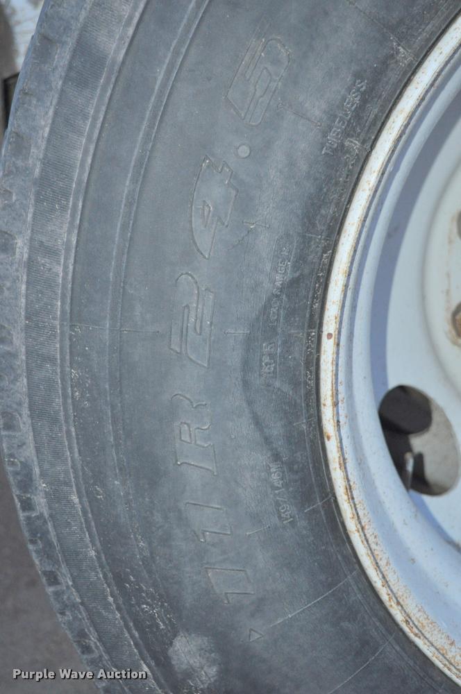 image for item L5229 1986 International F9370 semi truck