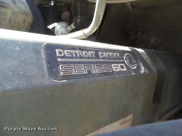 image for item L5536 2005 Freightliner Columbia semi truck