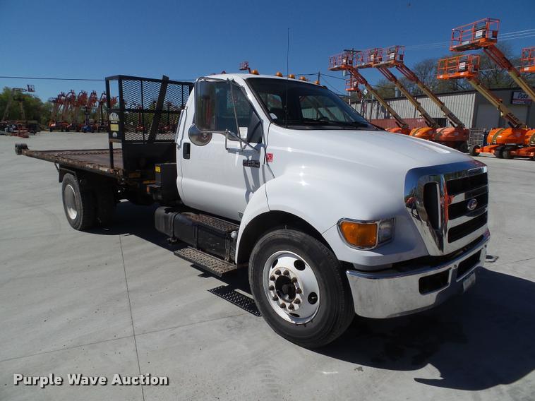 image for item L5537 2005 Ford F650 Super Duty rollback truck