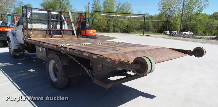 image for item L5537 2005 Ford F650 Super Duty rollback truck