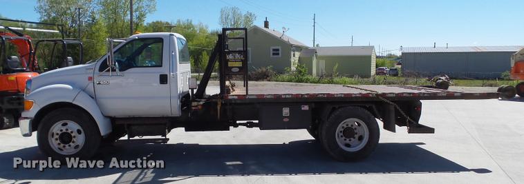 image for item L5537 2005 Ford F650 Super Duty rollback truck
