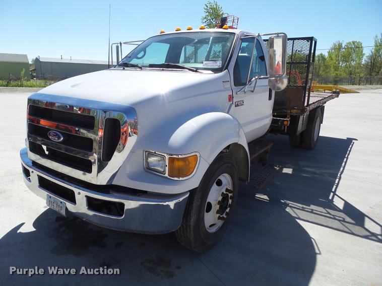 image for item L5537 2005 Ford F650 Super Duty rollback truck