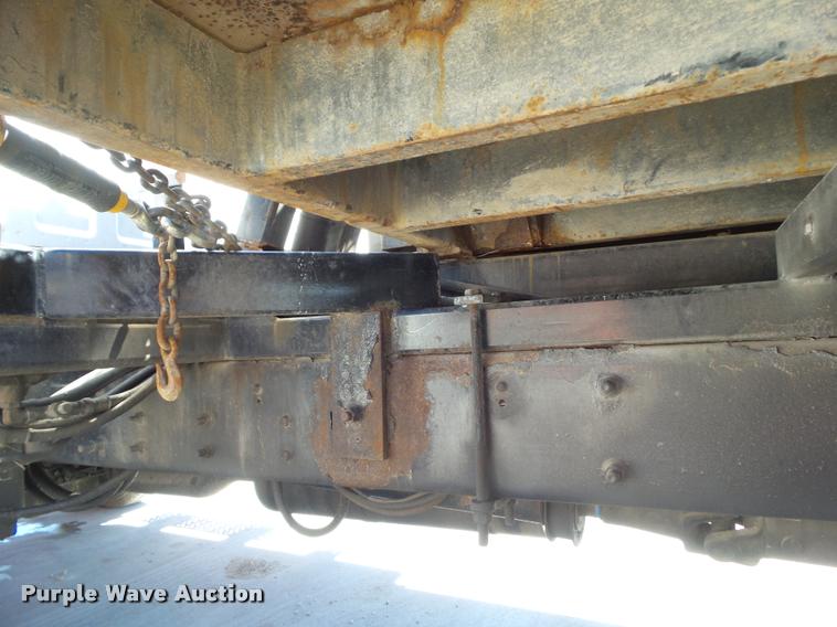 image for item L5537 2005 Ford F650 Super Duty rollback truck