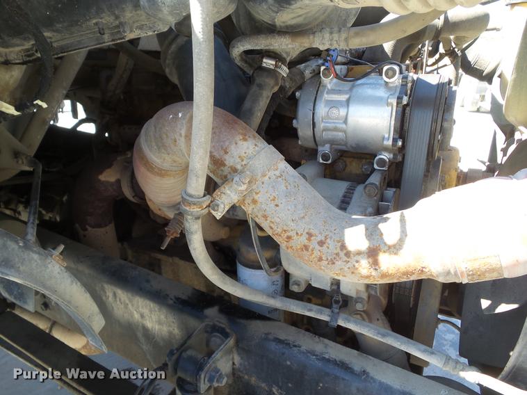 image for item L5537 2005 Ford F650 Super Duty rollback truck