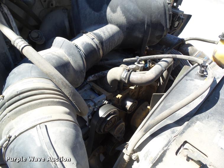 image for item L5537 2005 Ford F650 Super Duty rollback truck