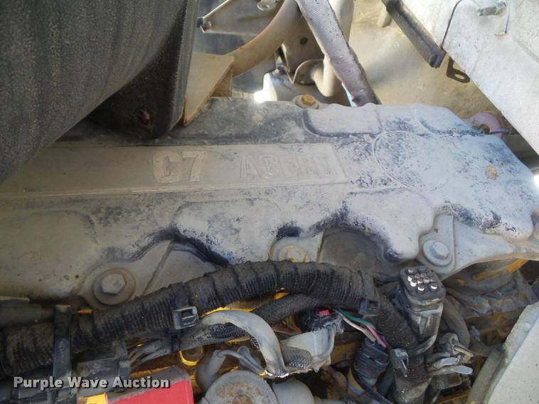 image for item L5537 2005 Ford F650 Super Duty rollback truck