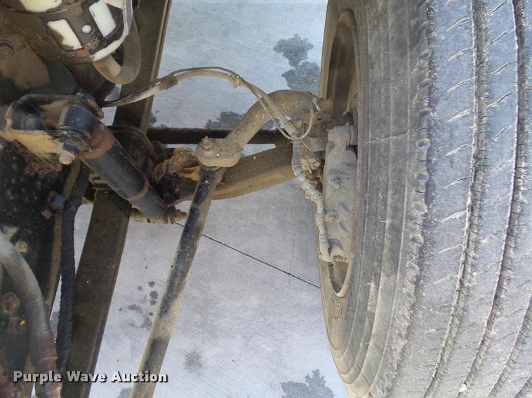 image for item L5537 2005 Ford F650 Super Duty rollback truck