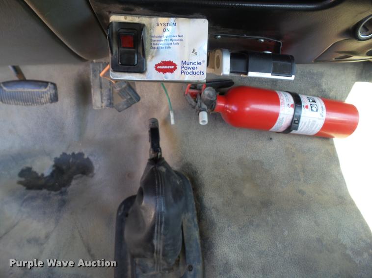 image for item L5537 2005 Ford F650 Super Duty rollback truck