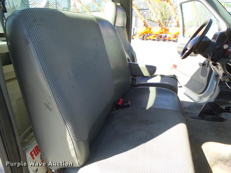 image for item L5537 2005 Ford F650 Super Duty rollback truck