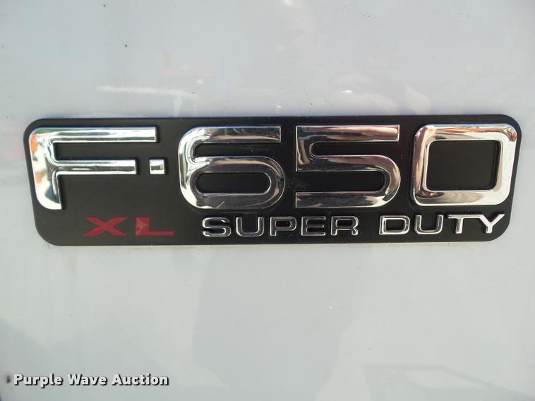 image for item L5537 2005 Ford F650 Super Duty rollback truck