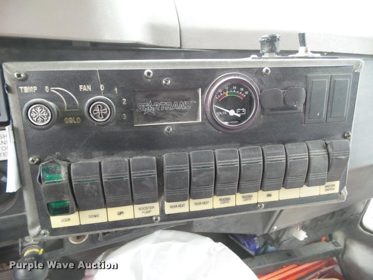 image for item CB9998 2001 International 3400 shuttle bus