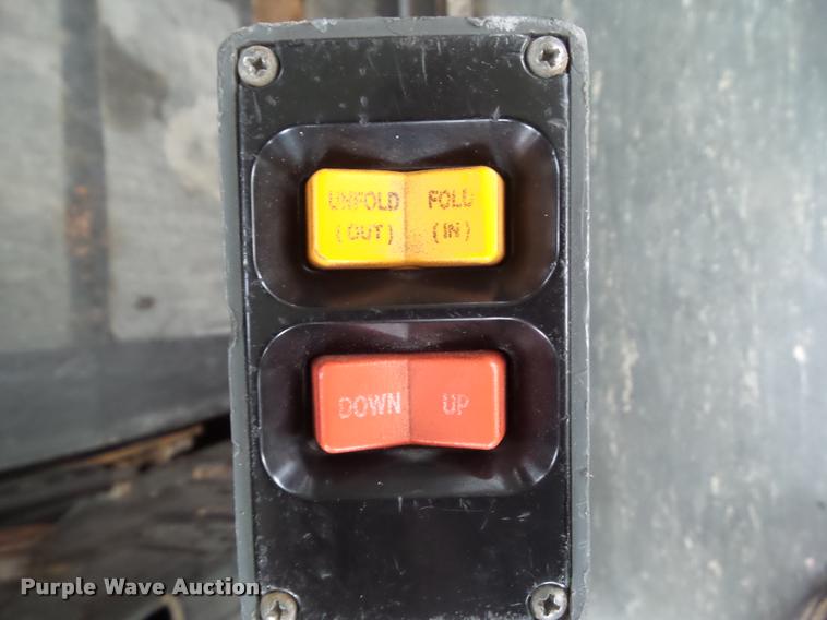 image for item CB9998 2001 International 3400 shuttle bus