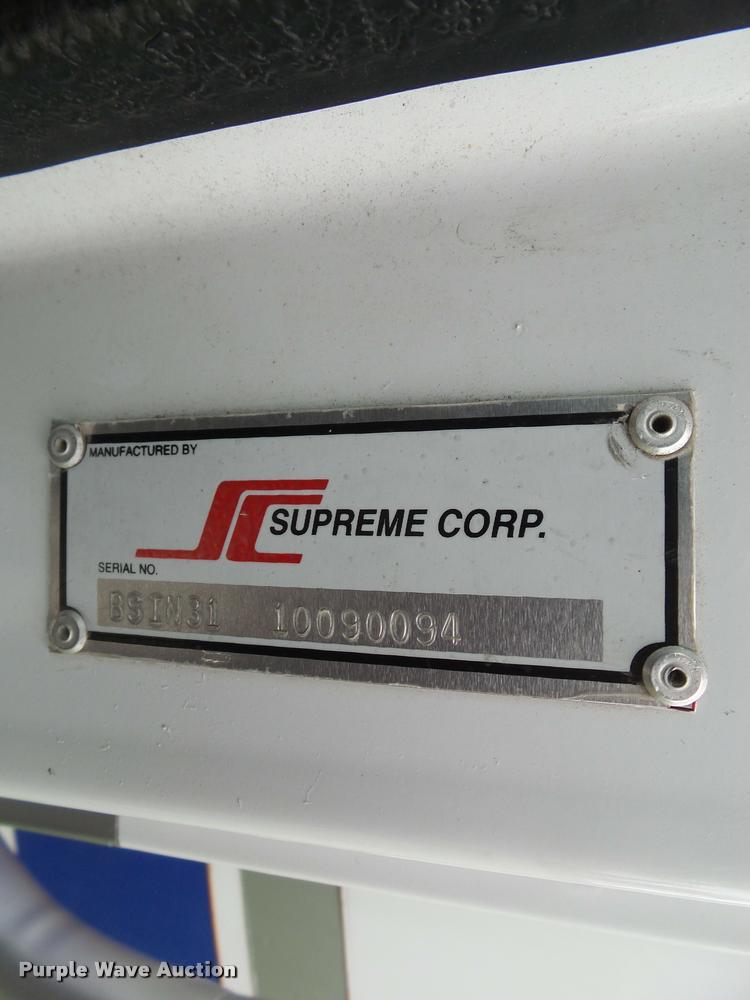 image for item CB9998 2001 International 3400 shuttle bus