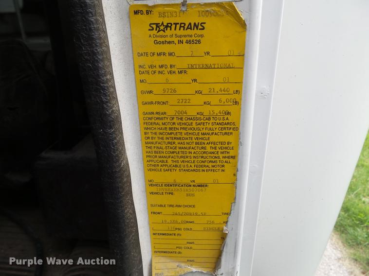 image for item CB9998 2001 International 3400 shuttle bus