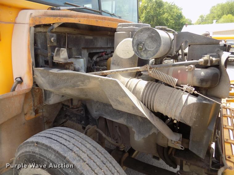 image for item DA0698 1996 Chevrolet school bus