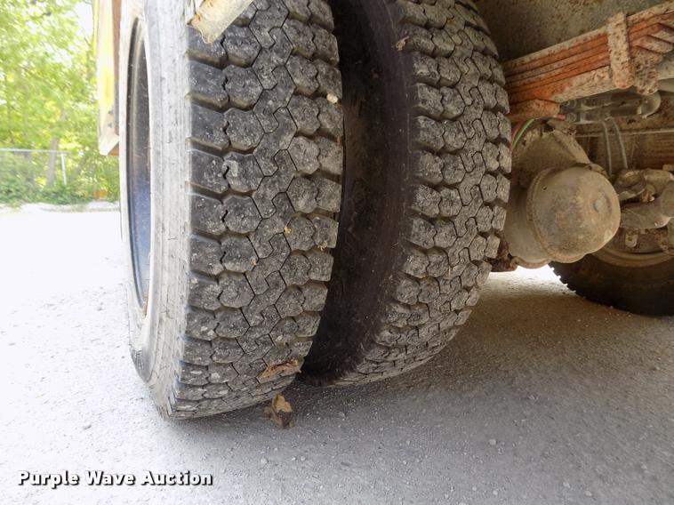 image for item DA0698 1996 Chevrolet school bus