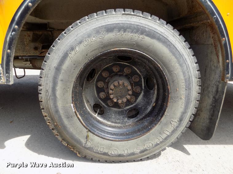 image for item DA0698 1996 Chevrolet school bus