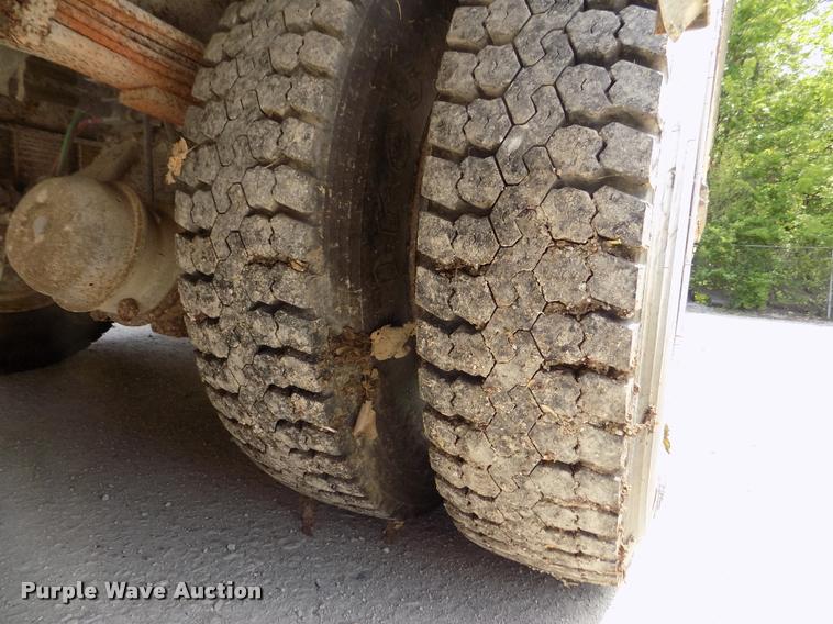 image for item DA0698 1996 Chevrolet school bus