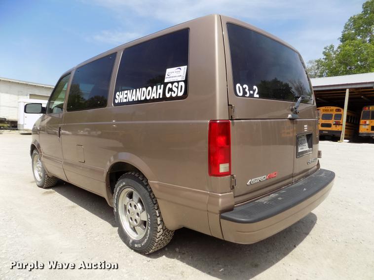 image for item DA0700 2003 Chevrolet Astro van