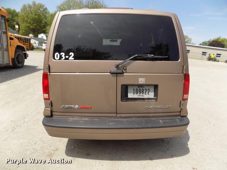 image for item DA0700 2003 Chevrolet Astro van