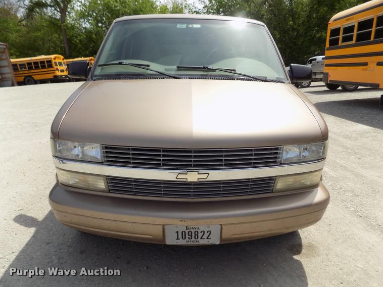 image for item DA0700 2003 Chevrolet Astro van