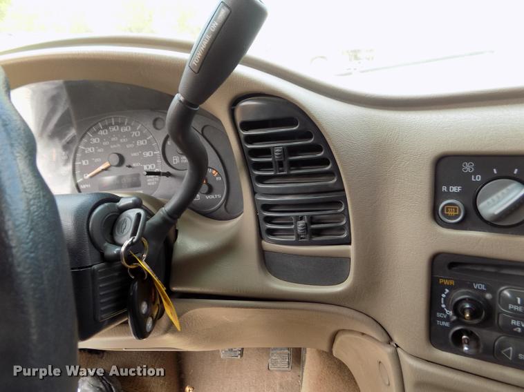 image for item DA0700 2003 Chevrolet Astro van