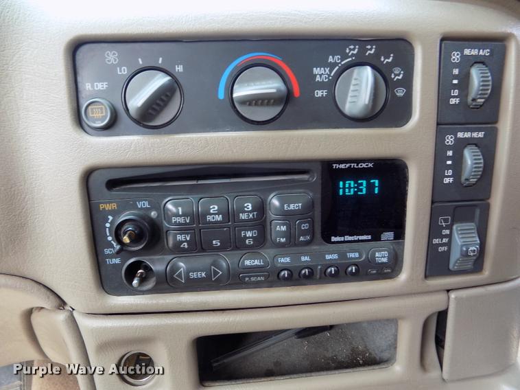 image for item DA0700 2003 Chevrolet Astro van