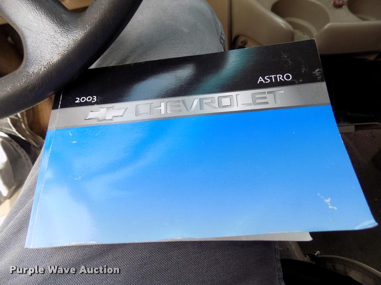 image for item DA0700 2003 Chevrolet Astro van