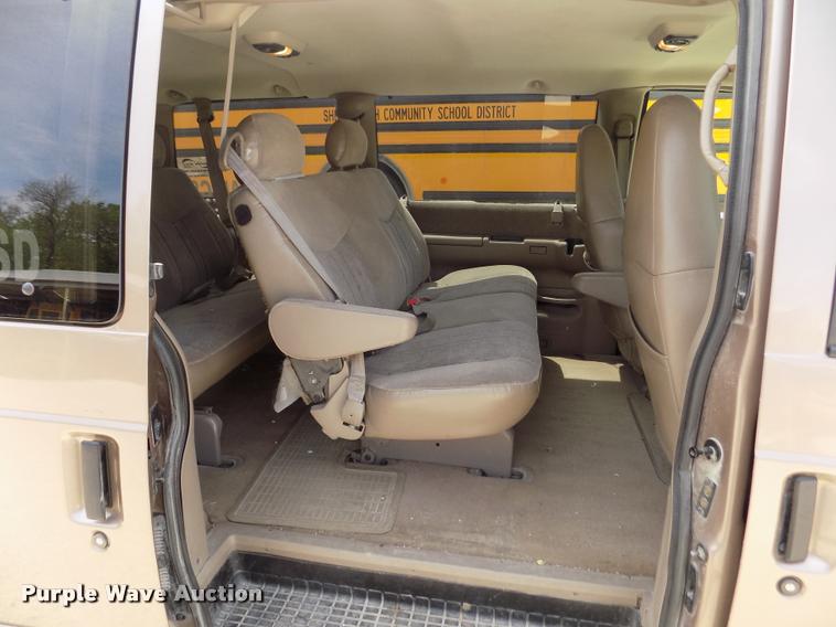 image for item DA0700 2003 Chevrolet Astro van