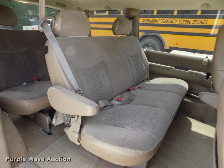 image for item DA0700 2003 Chevrolet Astro van