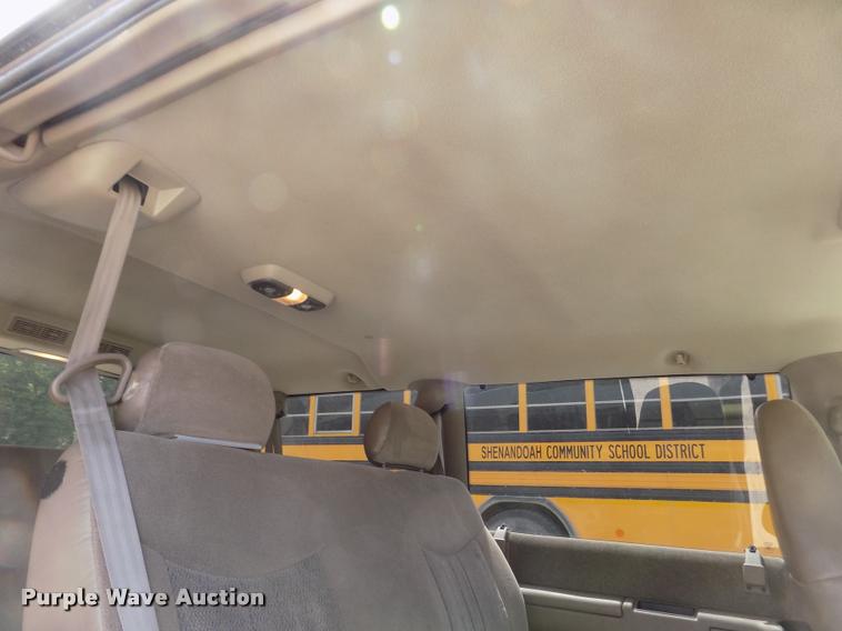 image for item DA0700 2003 Chevrolet Astro van