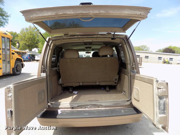 image for item DA0700 2003 Chevrolet Astro van