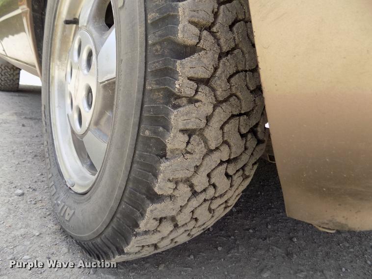 image for item DA0700 2003 Chevrolet Astro van