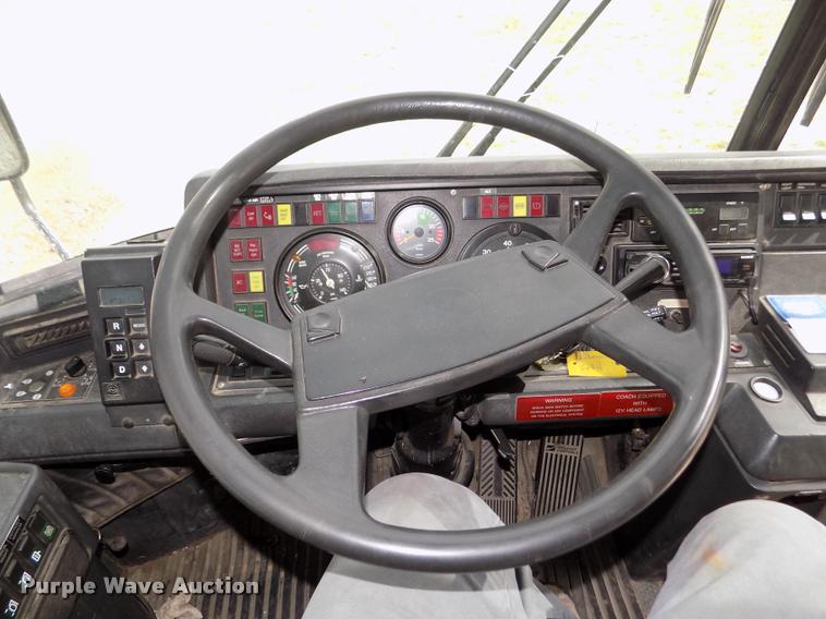 image for item DA0705 1995 Setra S215HDH coach bus