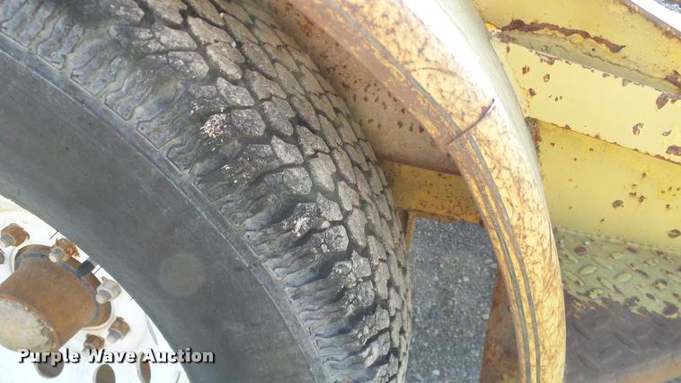 image for item DA6118 1997 Childers equipment trailer