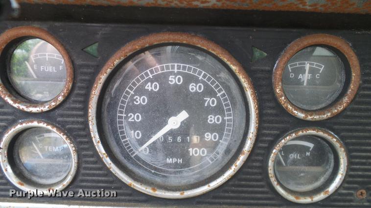 image for item DA6122 1977 Ford F600 oil distributor truck