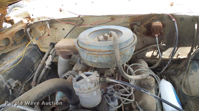 image for item DA6122 1977 Ford F600 oil distributor truck