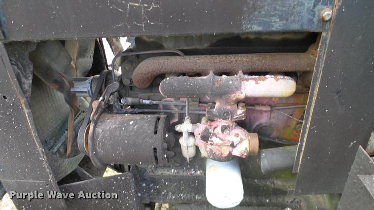 image for item DA6122 1977 Ford F600 oil distributor truck