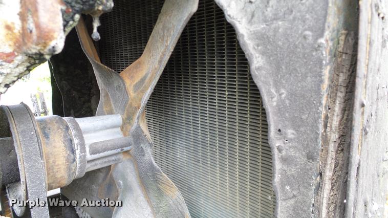 image for item DA6122 1977 Ford F600 oil distributor truck