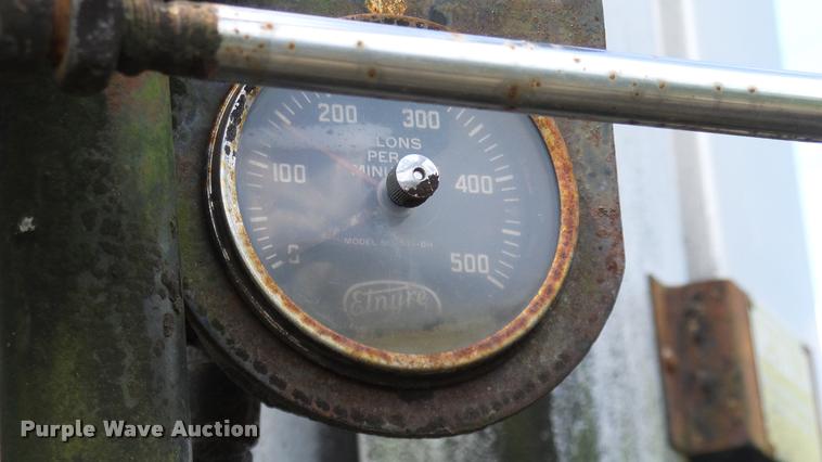 image for item DA6122 1977 Ford F600 oil distributor truck