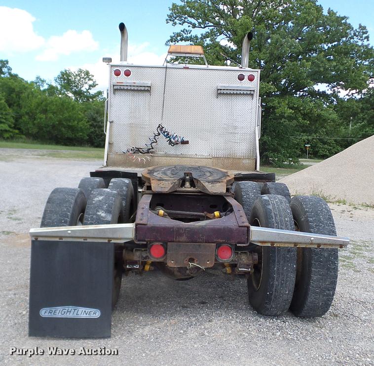 image for item DA6123 1986 Freightliner FLC semi truck