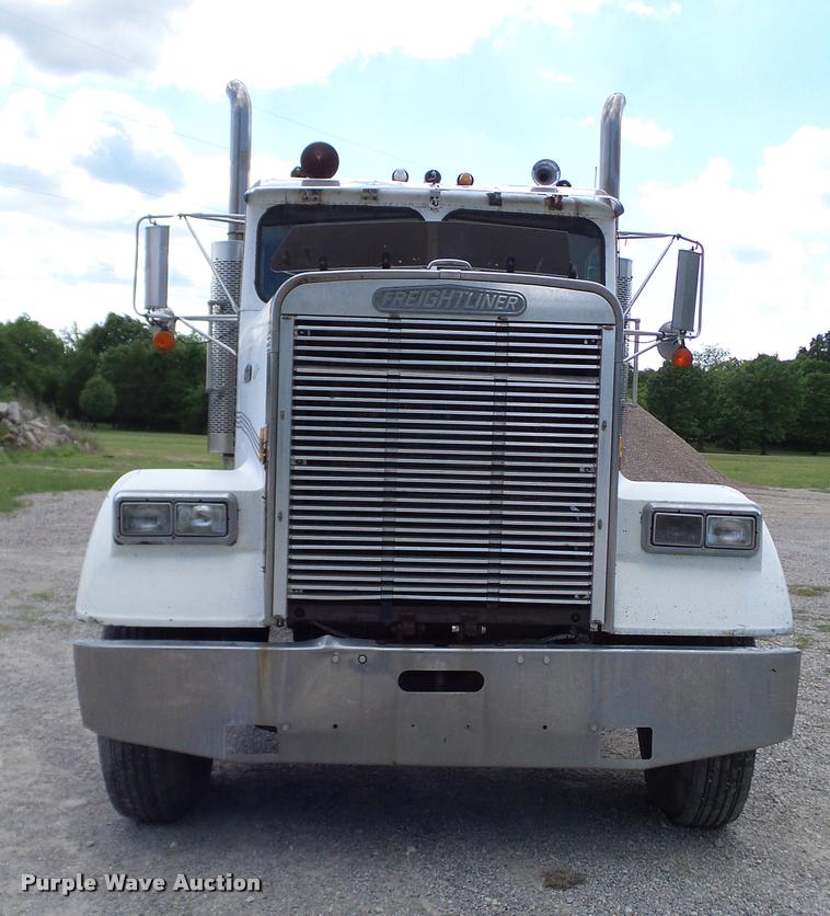 image for item DA6123 1986 Freightliner FLC semi truck